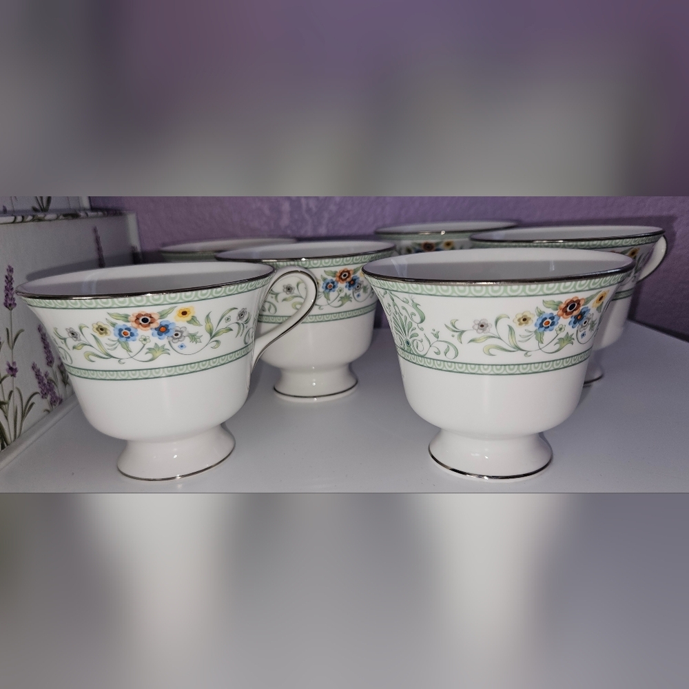 Vintage Wedgwood Agincourt R4471 12 Pc. Set Teacups and Saucers